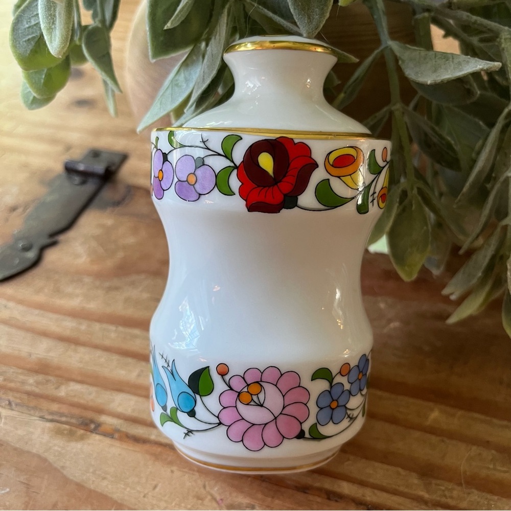 Kalocsa Hungary Vintage Hand Painted Porcelain Floral Tea Jar - Picture 4 of 9